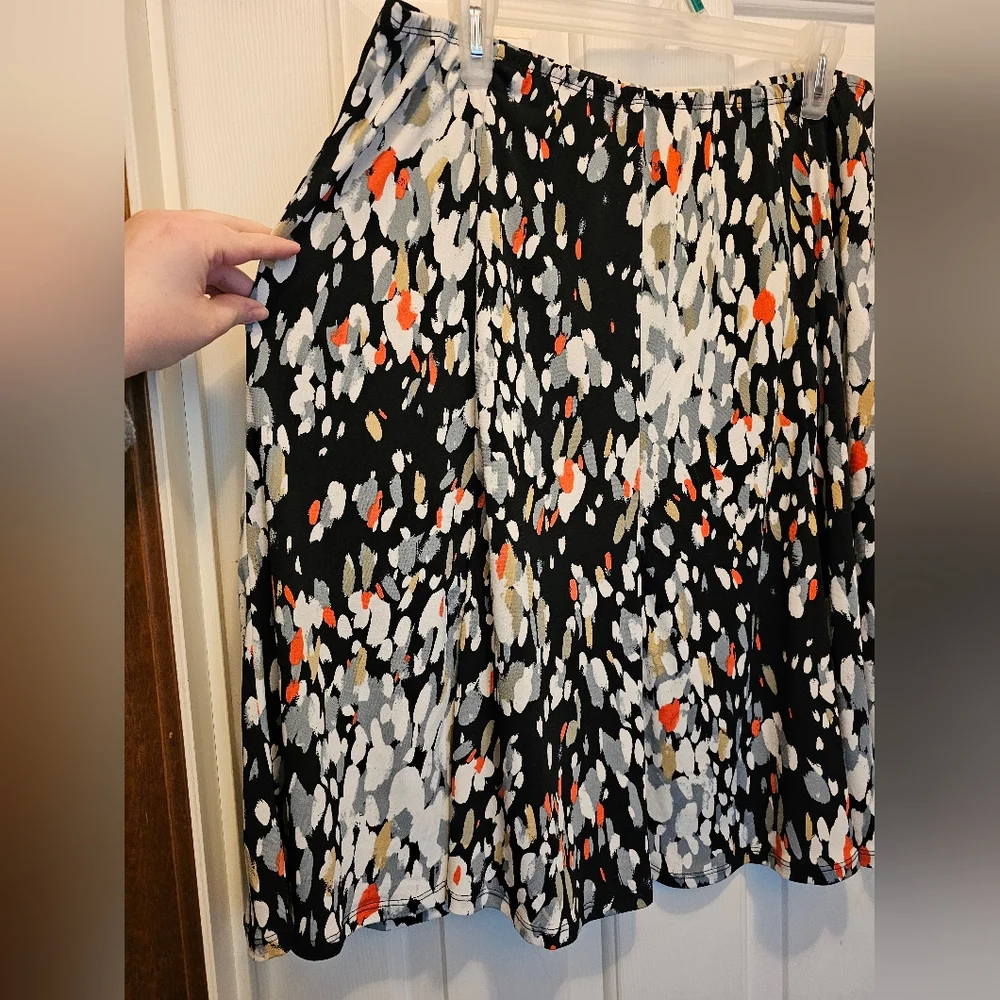 Women's Black and Orange Patterned Skirt - 16 - Picture 2 of 3